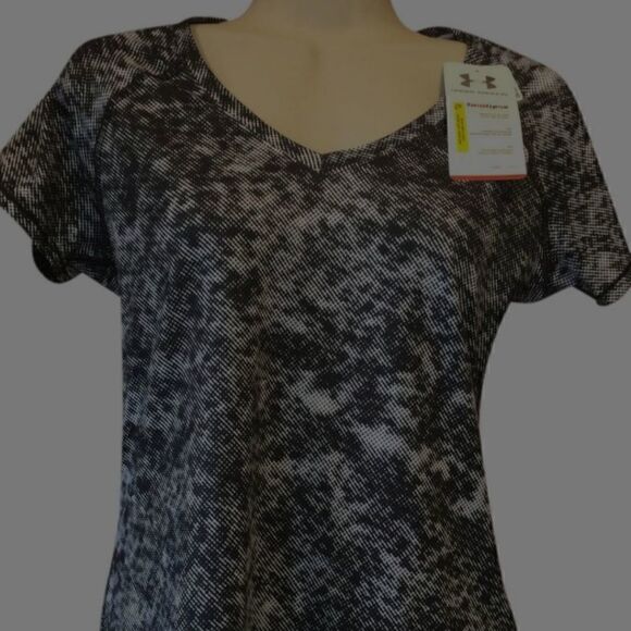 NWT UNDER ARMOUR T SHIRT - Picture 2 of 6